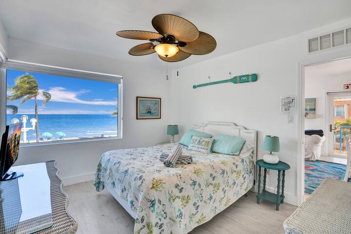 Sunset Oceanfront Paradise gallery image 2