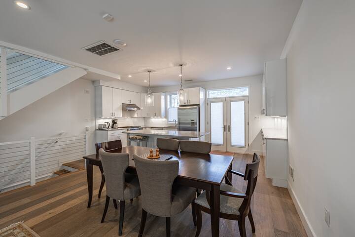 Beautiful 4BR Entire House in DC gallery image 3