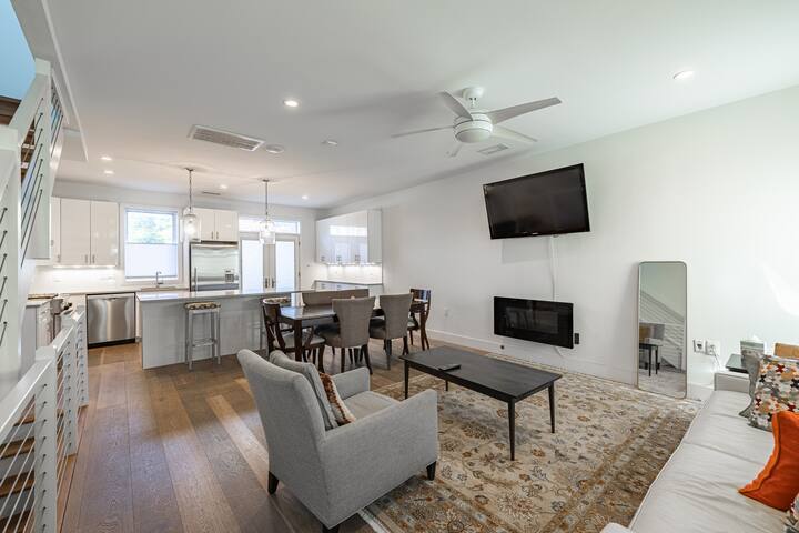 Beautiful 4BR Entire House in DC gallery image 4