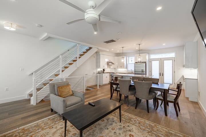 Beautiful 4BR Entire House in DC gallery image 2