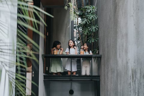 RumahBojong 3BR - with Netflix, Swimming Pool