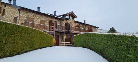 13 House with Garden and Pool.