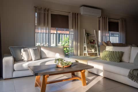 Top 10% — Big Family Home • BBQ Deck • Fast WIFI