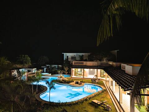 Luxury Private Beach B&B on ECR
