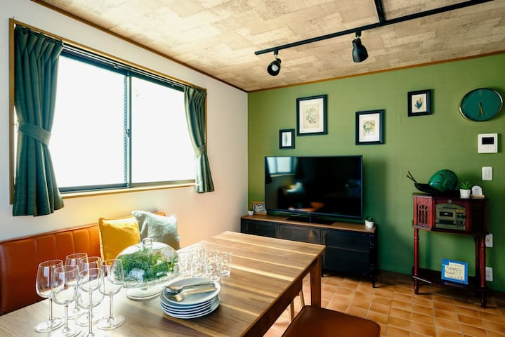 Ikken House 4LDK in Shin-Okubo/Higashi Shinjuku