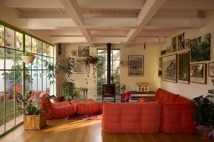 Victorian Gem by Steadfast Africa