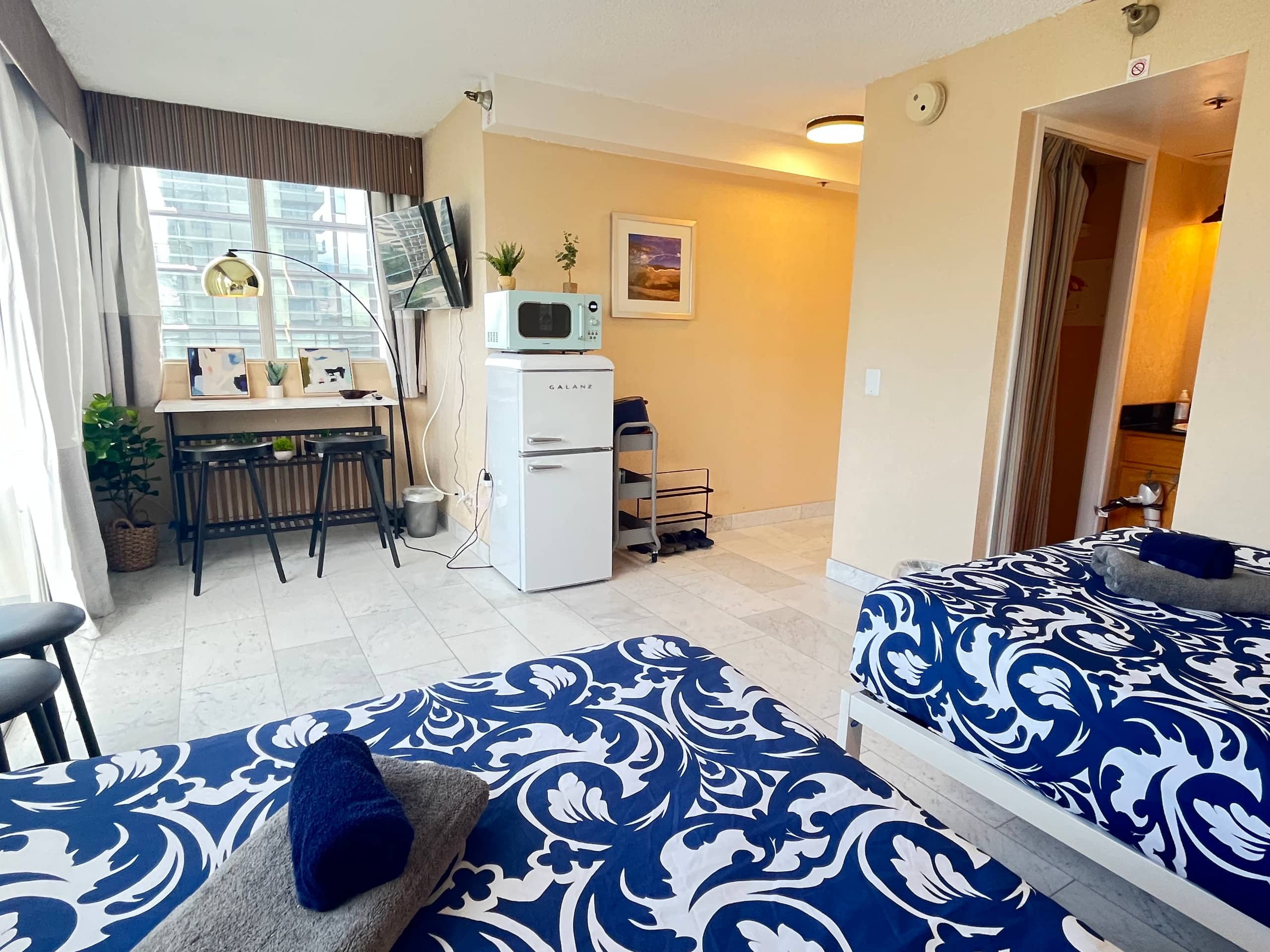 Condo in Honolulu · ★4.0 · 1 bedroom · 2 beds · 1 bath - Image 6
