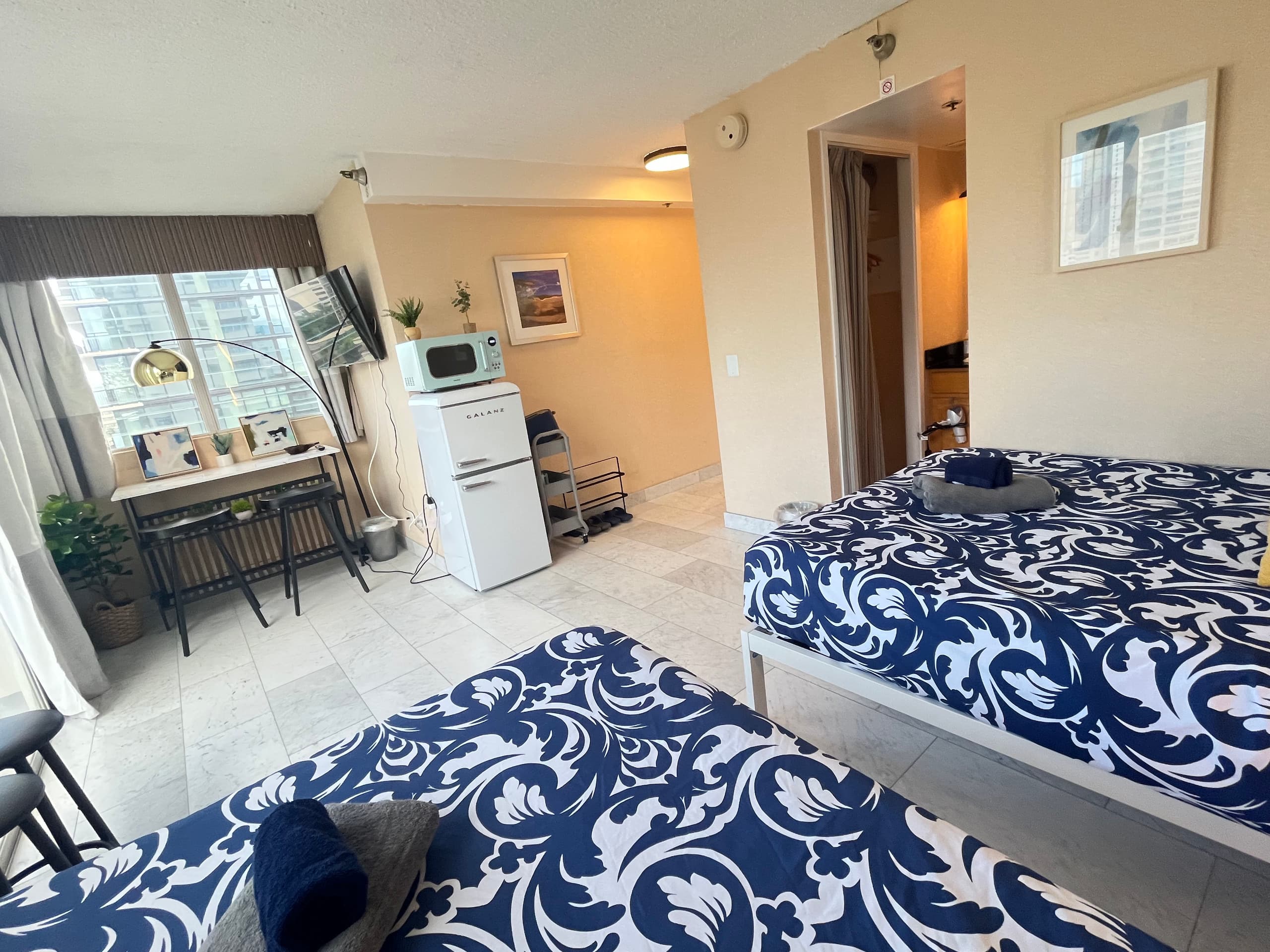 Condo in Honolulu · ★4.0 · 1 bedroom · 2 beds · 1 bath - Image 5