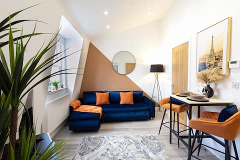 The Lanes Diamond - Rose Platinum Properties