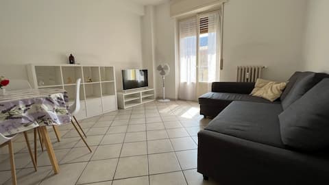 Jul's Home [Netflix - Wi-FI]