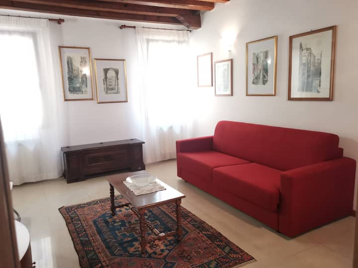 Dhomë ndenjjeje me krevat dopio divan