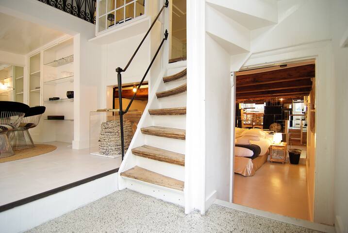 Cozy Luxury stay in the Jordaan area gallery image 5