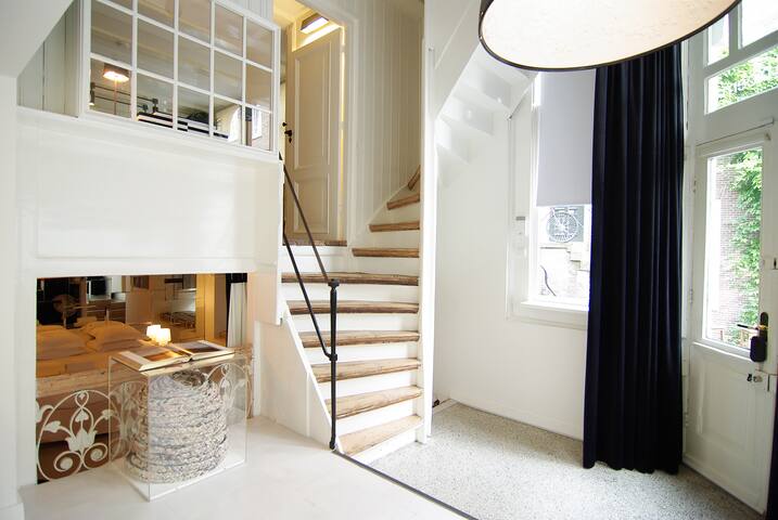 Cozy Luxury stay in the Jordaan area gallery image 3