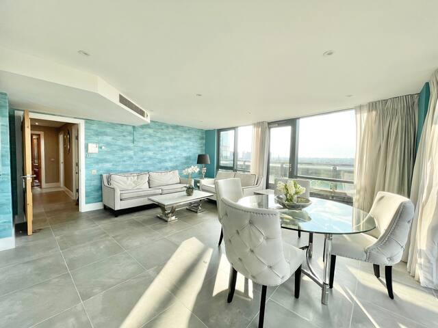 Spacious 3 BDR with A/C and rooftop in Paddington gallery image 5