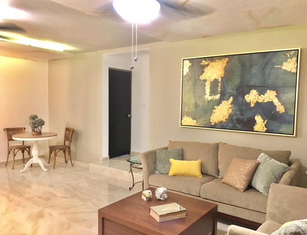 Airbnb con mejor rendimiento: Stylish downtown apartment with jacuzzi en San Antonio Cucul