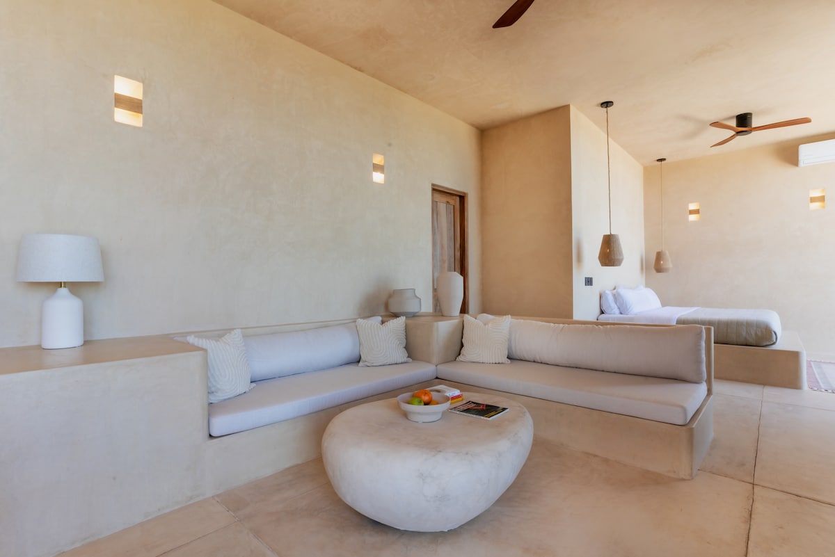 Popular Airbnb listing: Casa Cardones. Views to Sea & pool in La Paz