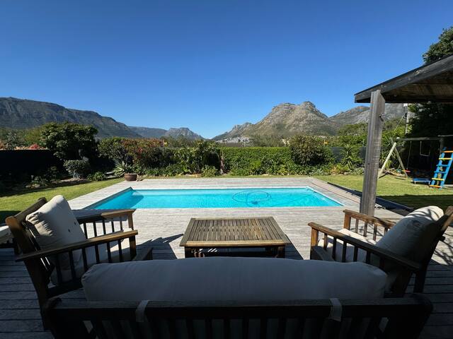 Modern home, heated pool, amazing views