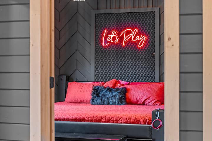 NEW! SEXY Cabin~ Adult Getaway