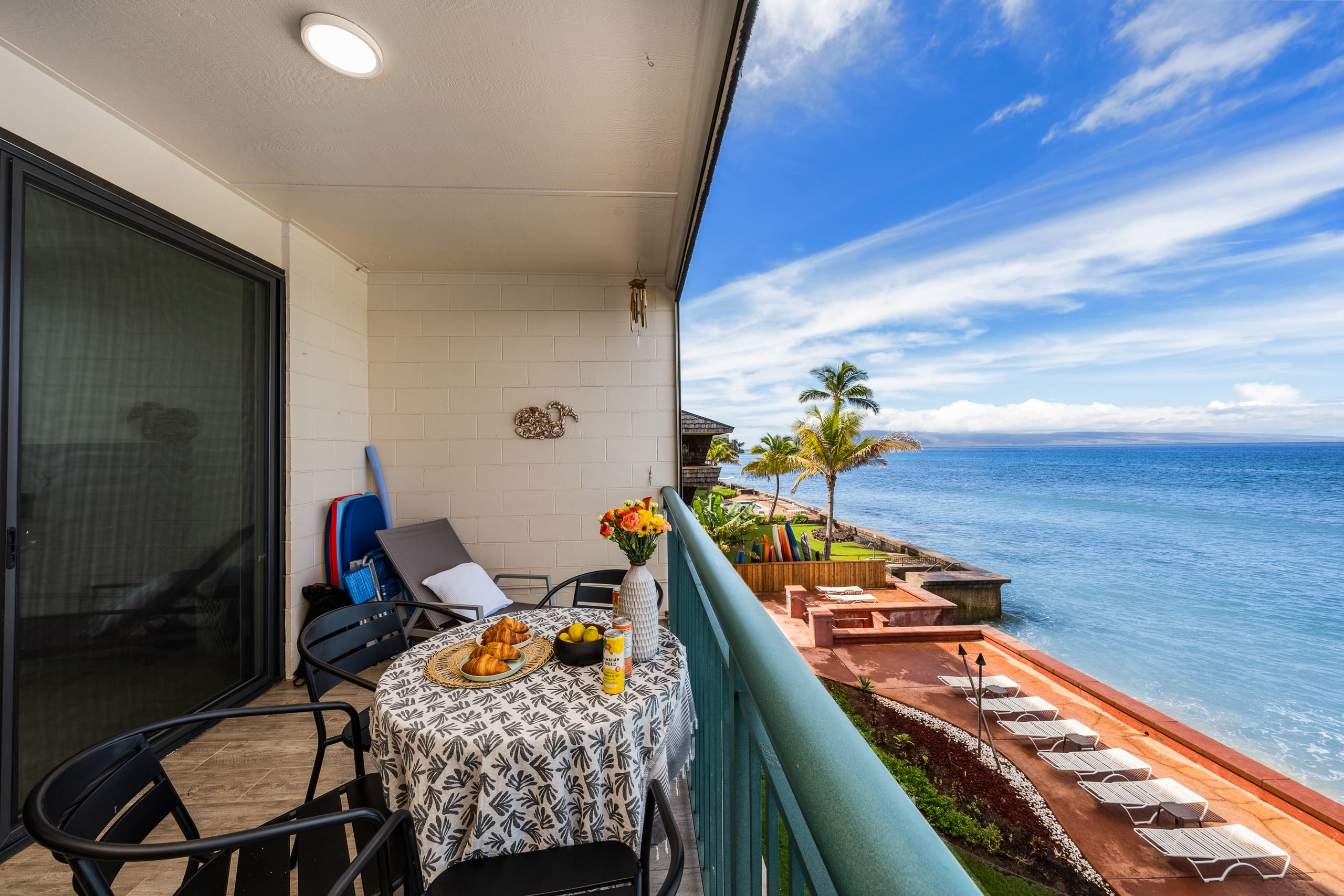 Condo in Lahaina · ★5.0 · 3 bedrooms · 5 beds · 2.5 private baths - Image 32