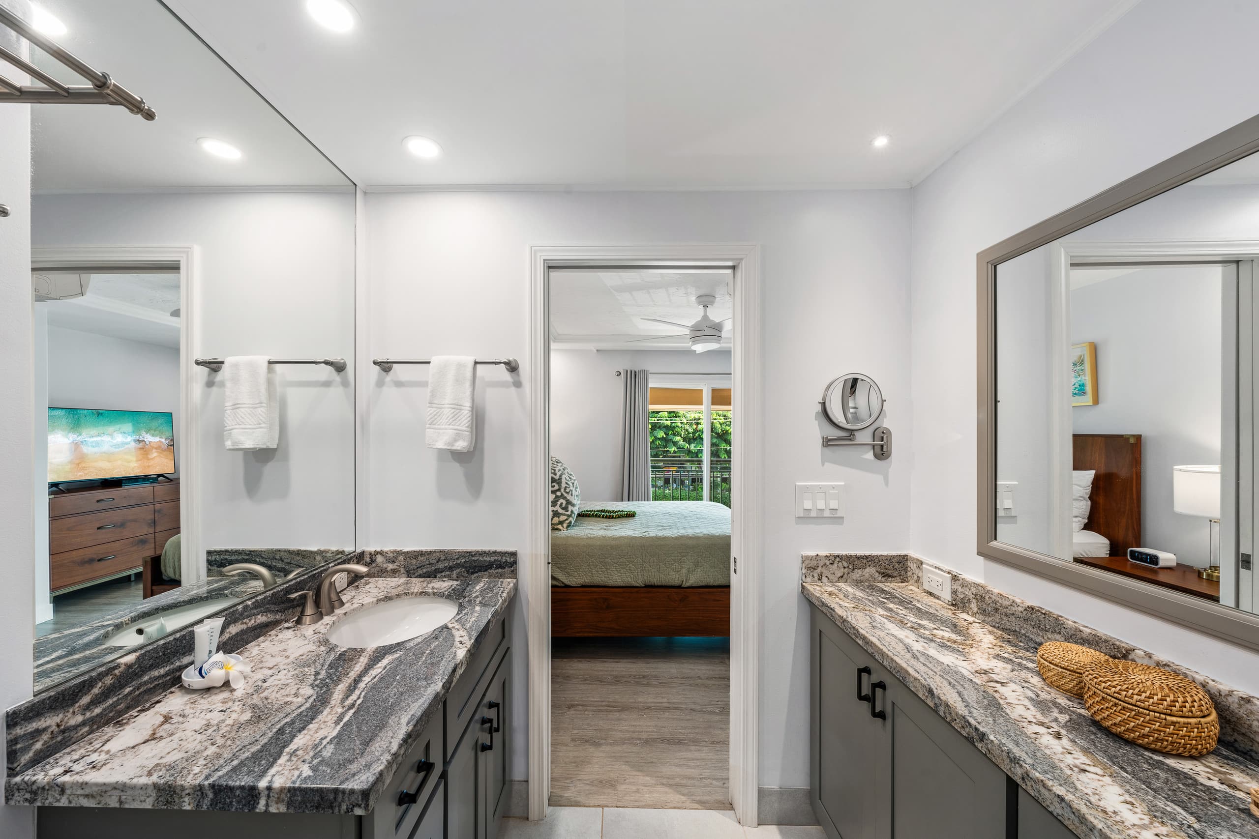 Condo in Lahaina · ★5.0 · 3 bedrooms · 5 beds · 2.5 private baths - Image 28