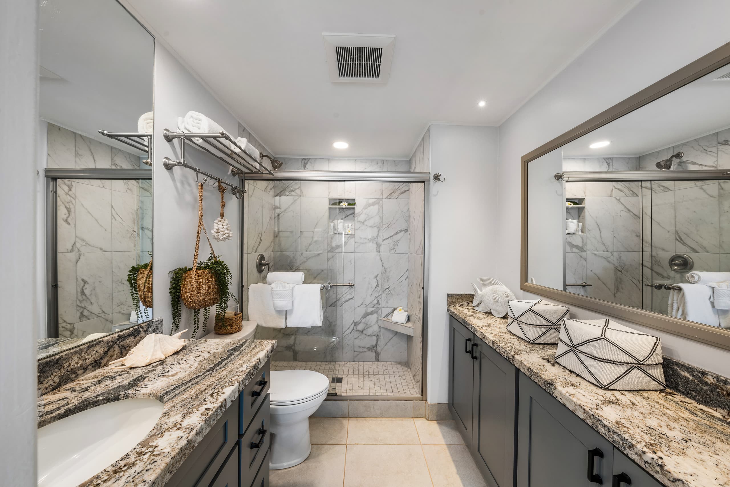 Condo in Lahaina · ★5.0 · 3 bedrooms · 5 beds · 2.5 private baths - Image 25