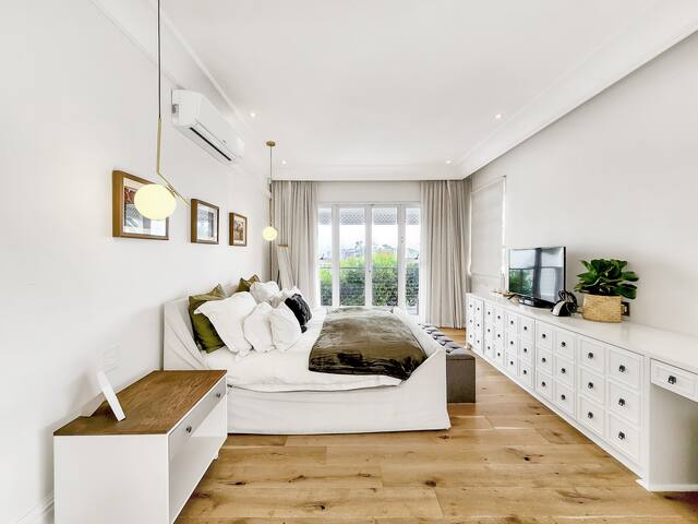 Perfect Family-Friendly Fresnaye Home gallery image 4