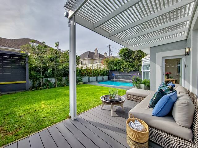 Perfect Family-Friendly Fresnaye Home gallery image 2
