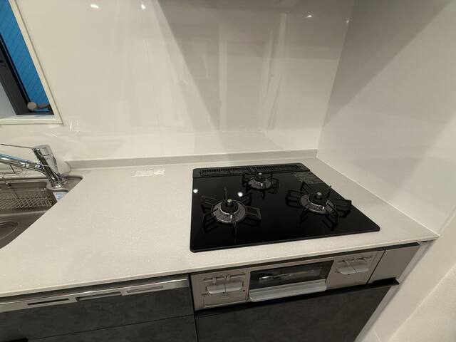 新宿駅徒歩１２分　歌舞伎町徒歩７分　無料駐車場付き（駐車場サイズ幅2100ｍｍ 高さ2400ｍｍ） gallery image 3