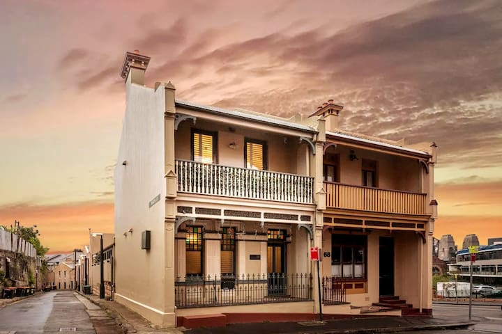 4 Bed Home – Millers Point Home Harbourside