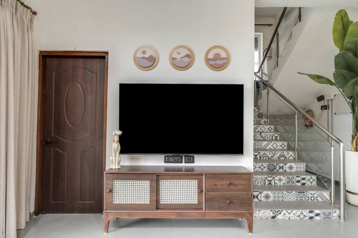 Living room image 7