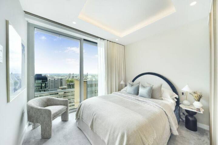Super Luxury Duplex Large Penthouse Sleeps 8 gallery image 3