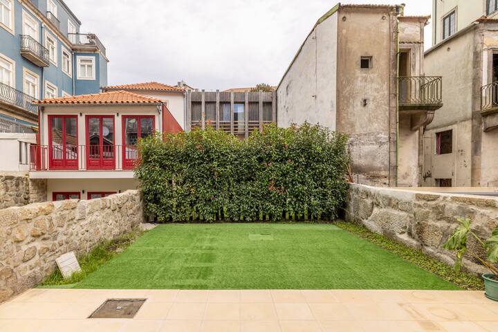 Luís Brigde Apartment with Garden-Agapestay gallery image 3
