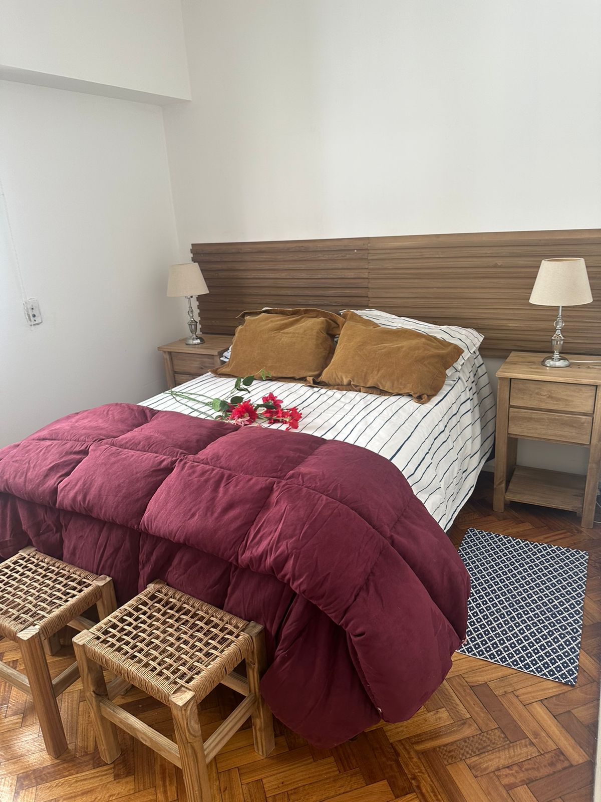 Главна спална соба со брачен кревет (широк 125 - 14