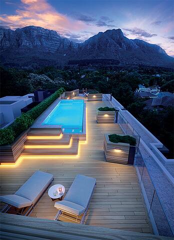 Modern Penthouse: Pool & Views in Leafy Newlands. gallery image 2