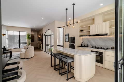 Canvas A4 – 2BR Walking Distance to Beach Canggu