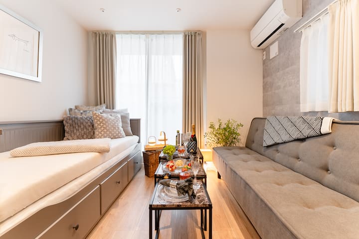 新築/最寄駅徒歩2分/渋谷から2駅4分の三軒茶屋駅から徒歩8分/寝室2/バスルーム2/10人/60㎡