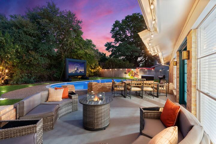 Iris – Playful Pool Home w/ Hot Tub By TCU gallery image 2