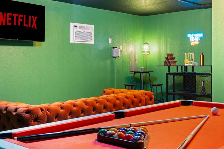 Iris – Playful Pool Home w/ Hot Tub By TCU gallery image 4