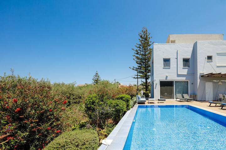Villa Oceanna – 500m from beach! gallery image 4