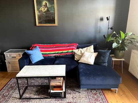Erfolgreiche Airbnb-Immobilie: Design private apartment in Friedrichshain