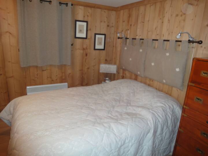 Chumba cha kulala cha ghorofa ya chini 