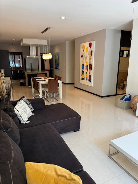 Successful Airbnb property: Only 2 blocks from the beach and 5th Ave. 2 bedrooms in Zazil Ha
