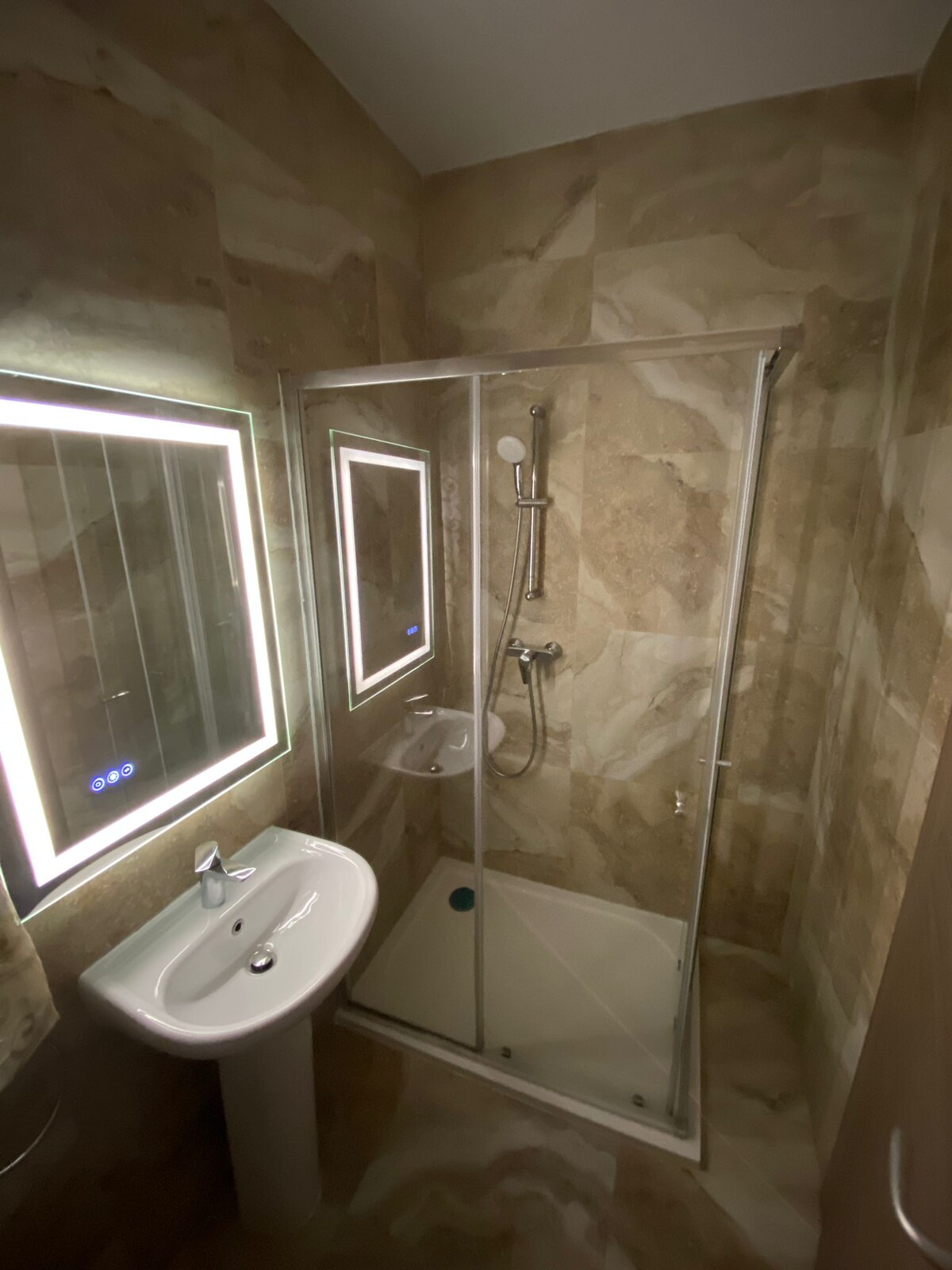 bedroom with doble bed and private bathroom