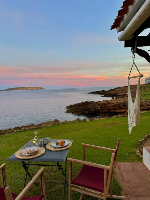 Oceanfront apartment in Playas de Fornells