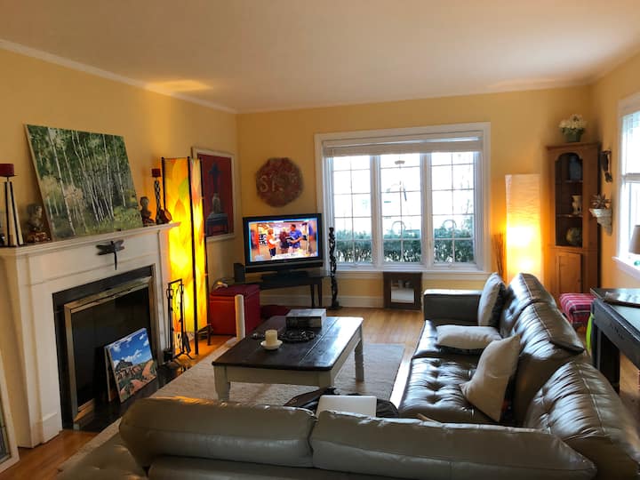 A Wonderful Getaway Home On The North Shore! - Highland Park, IL