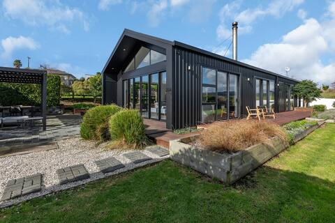 Ruakaka Contemporary, calm & relaxing