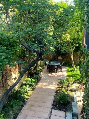 New Exclusive apartment with terrace gallery image 3