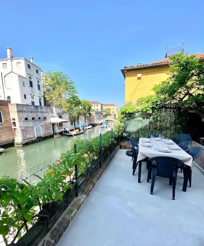 New Exclusive apartment with terrace