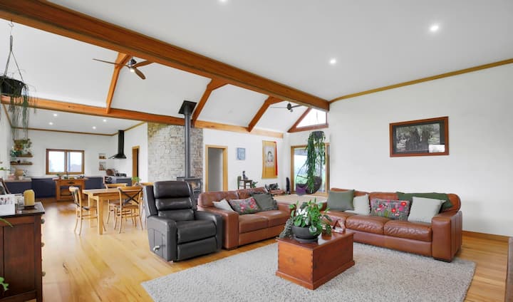 Strawbale House With Spectacular View - Warragul