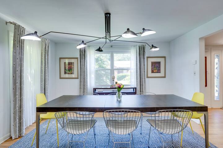 Stylish Urban Oasis in DC gallery image 2